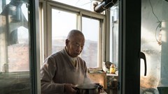 Sống đến 55 tuổi mới biết: Nếu không muốn về già cô đơn, có 3 việc KHÔNG THỂ làm