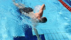 Bé trai 12 tuổi đeo 2 phao vẫn đuối nước tại bể bơi sâu 100cm