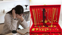 Bán 5 cây vàng đúng lúc giá vàng ở đỉnh, giờ cầm tiền tỷ mà tôi hối hận vô cùng