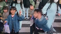 Clip 11 giây khiến 9 triệu người phẫn nộ: Bé gái đang hớn hở chụp ảnh kỷ niệm tại ngã tư Shibuya nổi tiếng thì bị người phụ nữ xô ngã đầy ác ý
