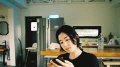 10 năm đi Nhật về lần đầu tôi dẫn mẹ đi lịch Đà Nẵng: Vừa ngồi vào bàn ăn mẹ hỏi 1 câu, tôi trốn vào nhà vệ sinh khóc