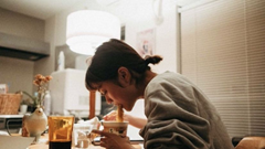 Nghiên cứu trên 400 người tiết lộ khung giờ ăn tối làm tăng gấp đôi nguy cơ béo phì, viêm nhiễm