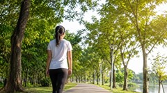 Đi bộ một lần nữa lại được chú ý, bác sĩ phát hiện: Càng đi bộ nhiều mạch máu càng sạch hơn?