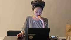 Tan làm rồi vẫn không được yên: Sếp giao việc, đồng nghiệp nhờ “giúp chị tí”, từ chối sao?