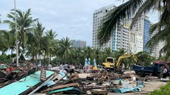 Tháo dỡ các quầy ẩm thực và hàng lưu niệm tại “cung đường tỉ đô” ven biển Đà Nẵng 