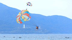 Đà Nẵng ban hành phương án tổ chức hoạt động vui chơi, giải trí dưới nước tại khu vực biển ven bờ và Sông Hàn