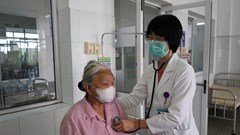 Nội soi lấy dị vật phế quản thành công cho bệnh nhân 69 tuổi 