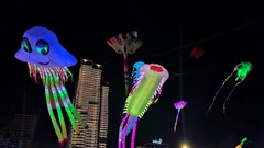 Diều LED thắp sáng bầu trời Đà Nẵng trong mùa lễ hội rực rỡ