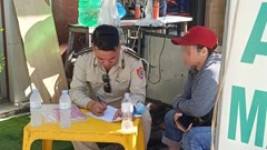 Mời làm việc chủ quán vỉa hè bị tố “chặt chém” du khách Lào