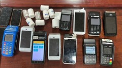 Bắt nhóm người nước ngoài chiếm đoạt 30 tỉ đồng qua thẻ thanh toán quốc tế