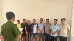 Triệt phá tụ điểm đánh bạc quy mô lớn ngụy trang trong gara ô tô 