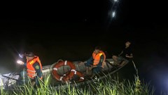 Xuyên đêm tìm kiếm bé gái 3 tuổi mất tích ở sông Yên