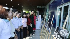Triển lãm tài nguyên thông tin, ảnh và chuyên đề “Bác Hồ với Văn hóa đọc”