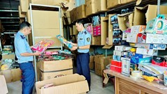 Xử phạt 3 cơ sở kinh doanh đồ chơi trẻ em vi phạm