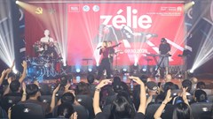 Khán giả Đà Nẵng bùng nổ cảm xúc trong đêm nhạc Pháp của ca sĩ Zélie