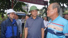 Bí thư Thành ủy Đà Nẵng kiểm tra công tác ứng phó bão số 12 tại khu vực “rốn lũ” đường Mẹ Suốt