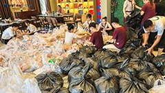 Chung tay hỗ trợ người dân vùng lũ