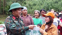 Những chuyến hàng nghĩa tình vào vùng cô lập