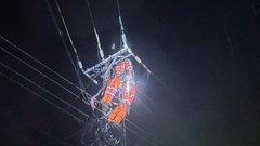 Gần 99% khách hàng miền Trung đã có điện trở lại sau mưa lũ