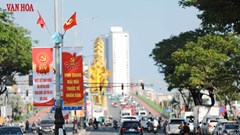 Phố phường Đà Nẵng rực rỡ cờ hoa chào mừng Đại hội XIV của Đảng