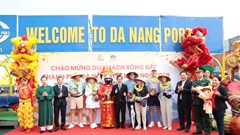 Đà Nẵng rộn ràng đón khách tàu biển quốc tế dịp Tết Bính Ngọ
