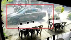 Camera ghi cảnh người đàn ông lấy trộm xe Mercedes ở Đà Nẵng