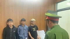 Bắt tạm giam nhóm đối tượng cướp tài sản