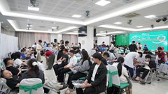 Hơn 450 “giọt máu sẻ chia” tại Ngày hội hiến máu 