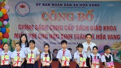 Đà Nẵng: Hòa Vang tiên phong cấp sách giáo khoa miễn phí cho học sinh
