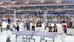Robot hình người so tài như vận động viên chuyên nghiệp tại giải đấu thế giới
