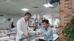 Hơn 1.200 ca nhập viện do sử dụng thuốc lá điện tử, thuốc lá nung nóng