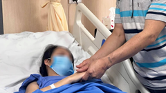 Nữ bác sĩ bị kính rơi vào đầu tại quán cà phê sắp được ra viện