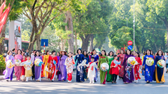 Hơn 1.000 phụ nữ Thủ đô duyên dáng trong màn đồng diễn dân vũ và Carnaval Áo dài năm 2024