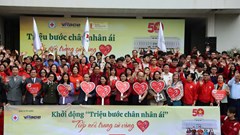 Trao tặng 1,2 triệu suất quà cho người nghèo nhân dịp Tết Ất Tỵ 2025