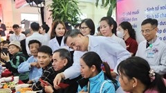 Bữa cơm tất niên của người bệnh ung thư và những chuyến xe yêu thương Xuân Ất Tỵ