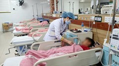 Tích cực cấp cứu cho 32 bệnh nhi ngộ độc thuốc diệt chuột