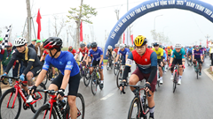 Bắc Giang: Gần 200 VĐV tham gia Giải đua xe đạp “Hành trình theo dấu chân Phật hoàng”