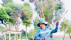 Lần đầu tiên tổ chức Hội nghị toàn quốc biểu dương công nhân lao động tiêu biểu là đảng viên