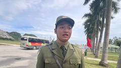 Tập luyện trước ngày tổng hợp luyện diễu binh, diễu hành lần 2: “Đứng được 2 tiếng 50 phút thì em bị sốc nhiệt”