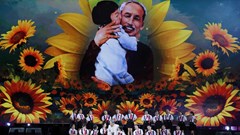 Thủ tướng dự Chương trình nghệ thuật “Hà Nội - Từ mùa thu lịch sử năm 1945”