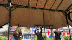 Bộ Tư lệnh thủ đô Hà Nội dựng 10 nhà bạt và cung cấp nhu yêu phẩm phục vụ nhân dân