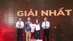 Người sáng lập CLB Đọc sách cùng con Nguyễn Thuỵ Anh đoạt giải Nhất cuộc thi viết “Cha và con gái”