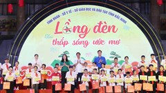 “Đêm hội Trăng rằm - Lồng đèn thắp sáng ước mơ” đến với trẻ em Bắc Ninh