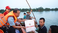 Hội Chữ thập đỏ Việt Nam cứu trợ khẩn cấp 10 tỉnh bị ảnh hưởng bởi bão số 10 và 11