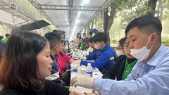 Khi phố đi bộ trở thành “phòng khám cộng đồng” của người dân Thủ đô