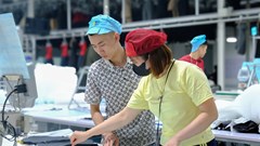 Người lao động vui mừng vì không phải đóng hoặc giảm thuế thu nhập cá nhân