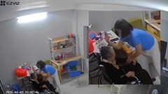 Khẩn trương điều tra vụ cụ bà bị người chăm sóc bạo hành