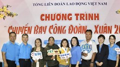 Người lao động về quê sum họp bằng những chuyến bay, chuyến tàu nghĩa tình