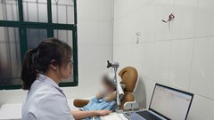 Nữ bệnh nhân mắc triệu chứng ảo thanh, người nhà đưa đi cúng vì cho là bị “ma làm”