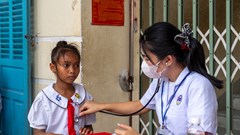 Trạm sức khỏe: Chăm sóc dinh dưỡng cho trẻ em khó khăn